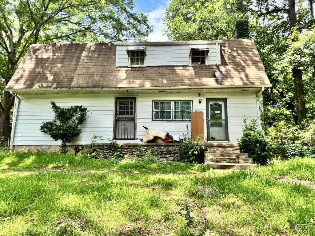 2 bedroom, 2 bathroom, 2,195 sq ft single family residence sold at 874 Edwin Place, Atlanta, GA 30318