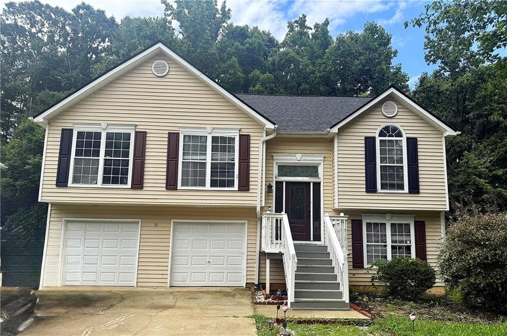 5 bedroom, 3 bathroom, 2,257 sq ft single family residence for sale at 3193 Medina Drive, Jonesboro, GA 30236