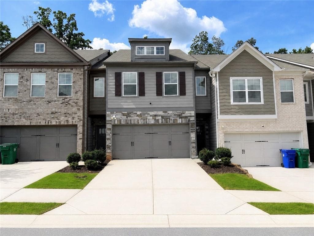 3 bedroom, 3 bathroom, 1,926 sq ft townhouse sold at 5336 Brooklands Drive, Lithonia, GA 30058