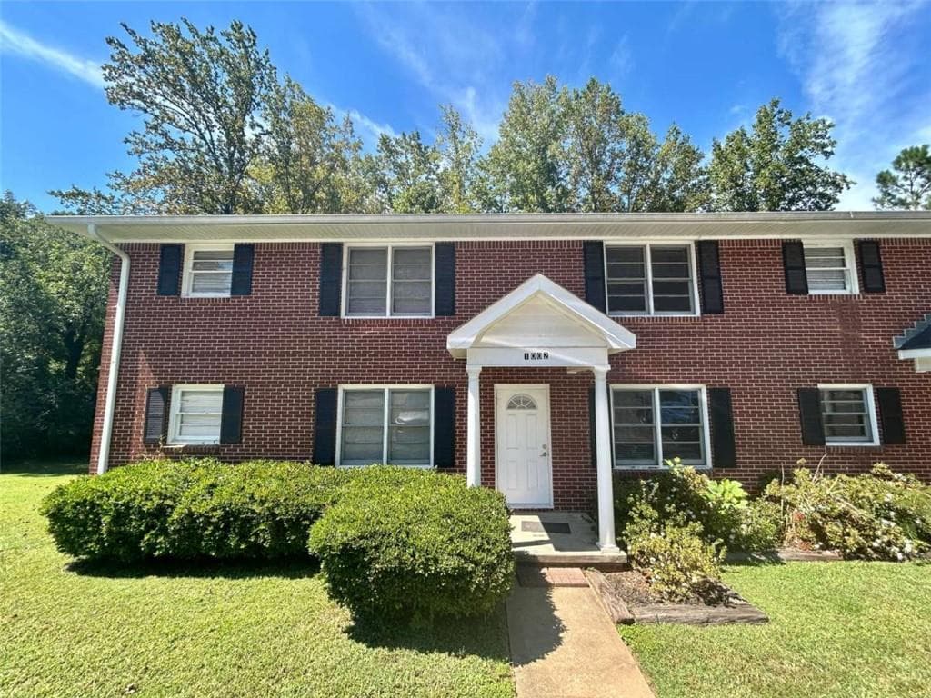 1 bedroom, 1 bathroom, 700 sq ft apartment for rent at 1002 Level Creek 202, Sugar Hill, GA 30518 for $1,100 a month