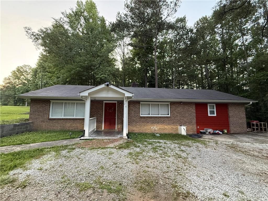 3 bedroom, 2 bathroom, 1,300 sq ft single family residence sold at 2829 Bomar Road, Douglasville, GA 30135