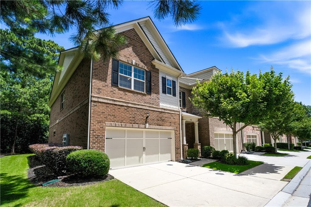 4 bedroom, 4 bathroom, 2,352 sq ft townhouse sold at 114 Bradford Drive, Atlanta, GA 30328