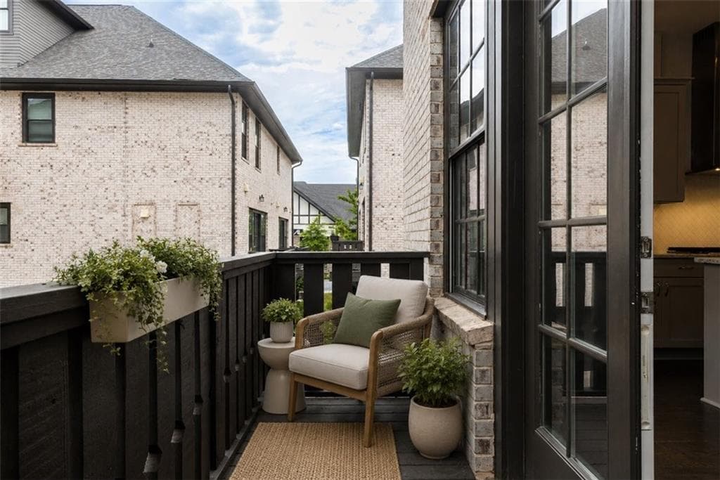 1 bedroom, 2 bathroom, 1,093 sq ft condominium sold at 6608 Sterling Drive, Atlanta, GA 30328