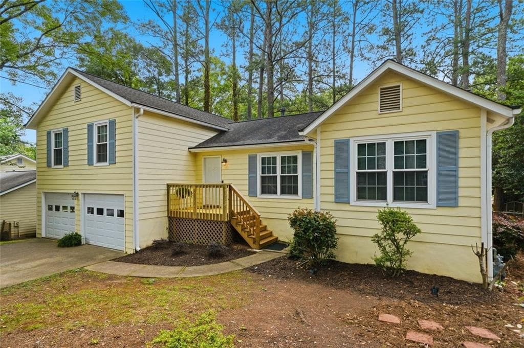 3 bedroom, 2 bathroom, 1,692 sq ft single family residence sold at 165 Tyson Circle, Roswell, GA 30076