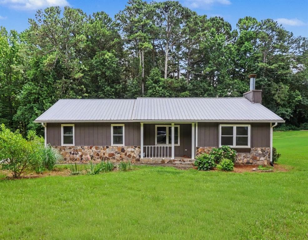 3 bedroom, 2 bathroom, 1,477 sq ft single family residence sold at 2173 Ivy Crest Drive, Buford, GA 30519