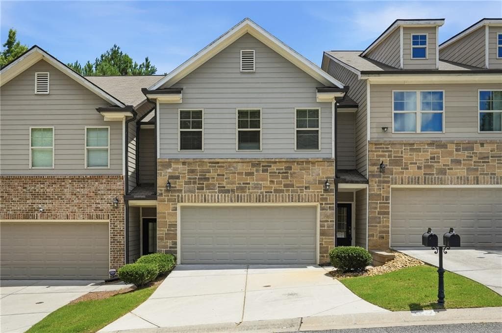 3 bedroom, 3 bathroom, 2,072 sq ft townhouse sold at 442 Mulberry Row, Atlanta, GA 30354