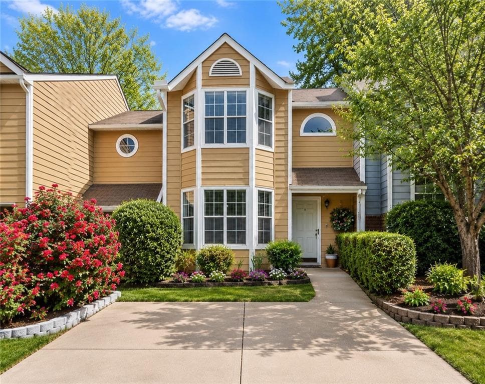 2 bedroom, 3 bathroom, 1,356 sq ft townhouse for sale at 3223 Long Iron Drive, Lawrenceville, GA 30044