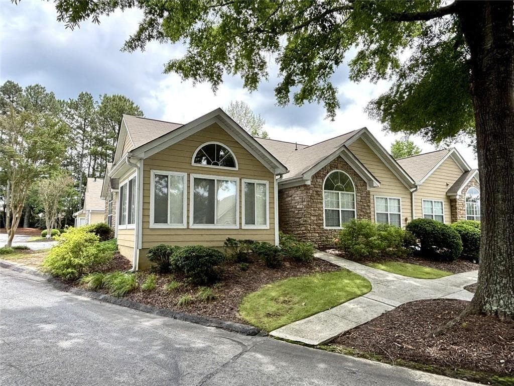 3 bedroom, 2 bathroom, 1,464 sq ft condominium sold at 2191 Rockbridge Road 1704, Stone Mountain, GA 30087