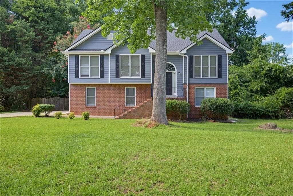 4 bedroom, 3 bathroom, 2,105 sq ft single family residence under contract at 10 Fairhaven Court, Covington, GA 30016