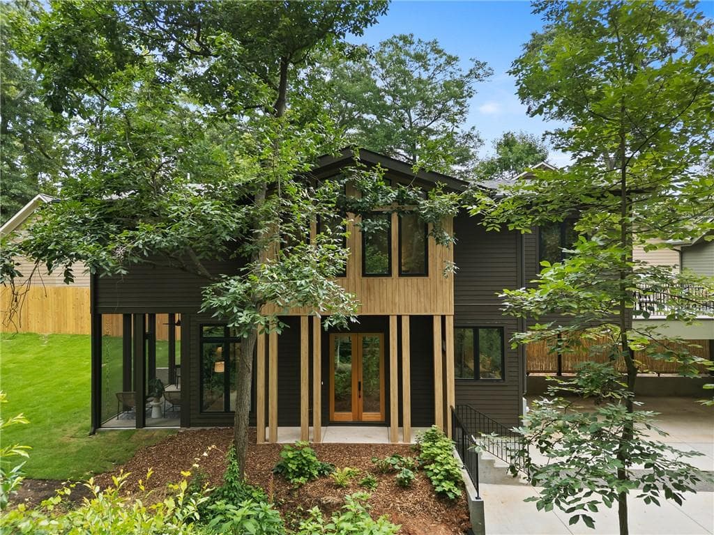4 bedroom, 3 bathroom, 2,854 sq ft single family residence sold at 220 Green Street, Decatur, GA 30030