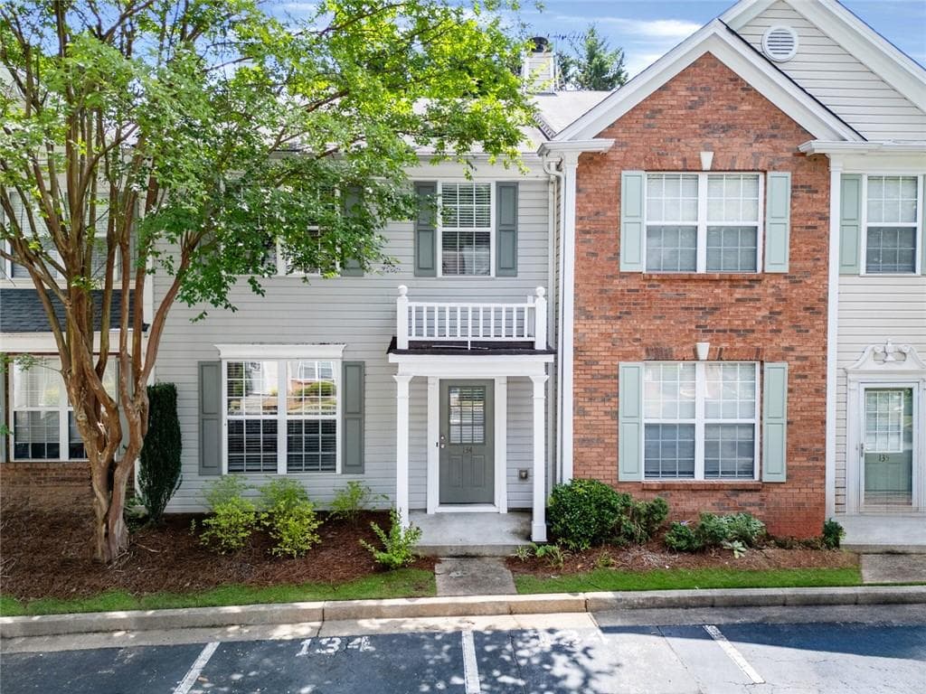3 bedroom, 3 bathroom, 1,316 sq ft townhouse sold at 4645 Valais Court 134, Alpharetta, GA 30022
