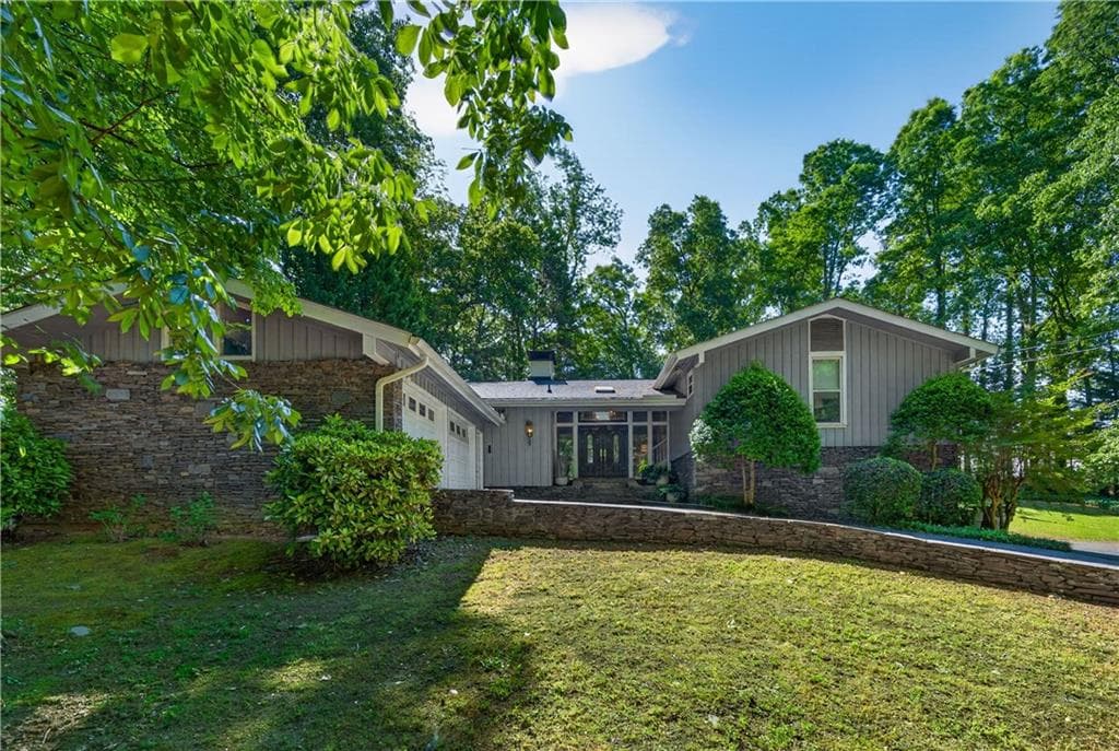 4 bedroom, 2 bathroom, 2,450 sq ft single family residence sold at 3565 Highland Drive, Acworth, GA 30101