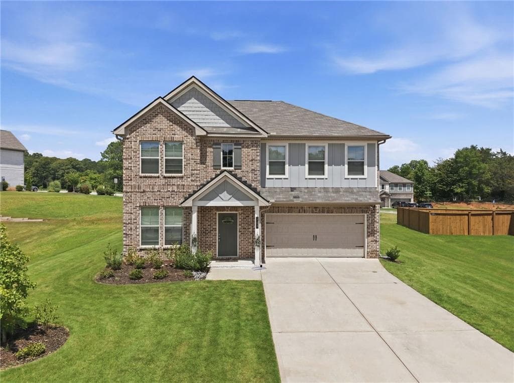 4 bedroom, 3 bathroom, 2,726 sq ft single family residence under contract at 417 Sawmill Trace, Hampton, GA 30228
