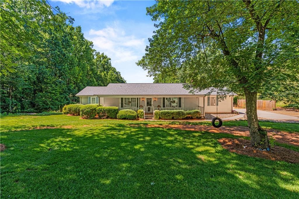 3 bedroom, 2 bathroom, 1,589 sq ft single family residence for sale at 3880 Tanners Mill Road, Gainesville, GA 30507