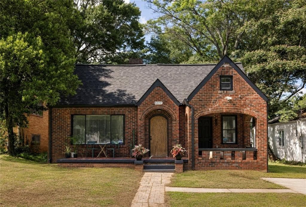 4 bedroom, 3 bathroom, 1,991 sq ft single family residence under contract at 1377 MLK Jr. Drive, Atlanta, GA 30314