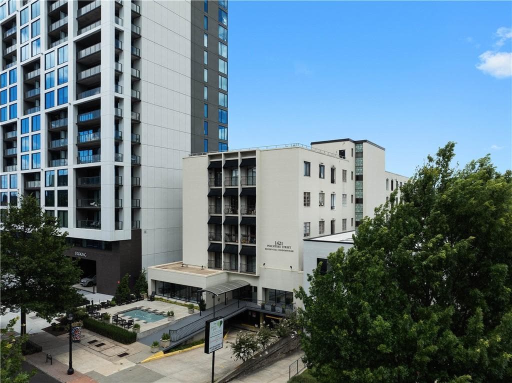 1 bedroom, 1 bathroom, 717 sq ft condominium sold at 1421 Peachtree Street 315, Atlanta, GA 30309