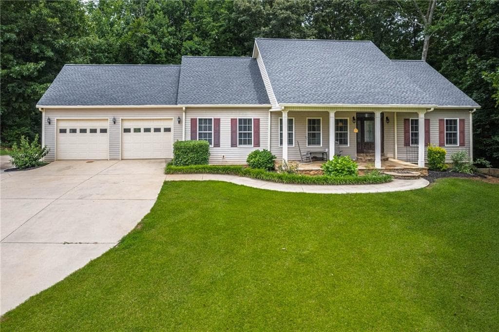 3 bedroom, 3 bathroom, 2,816 sq ft single family residence under contract at 3627 E Hall Road, Gainesville, GA 30507