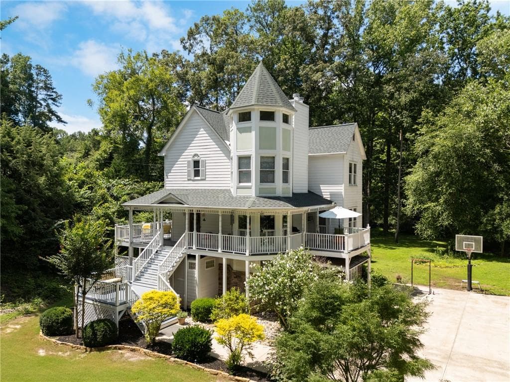 3 bedroom, 4 bathroom, 2,670 sq ft single family residence sold at 2957 Leasa Court, Marietta, GA 30066