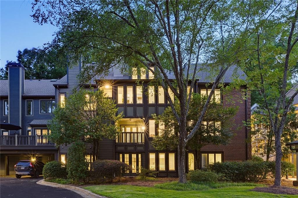 3 bedroom, 3 bathroom, 2,321 sq ft condominium sold at 486 Ansley Walk Terrace, Atlanta, GA 30309