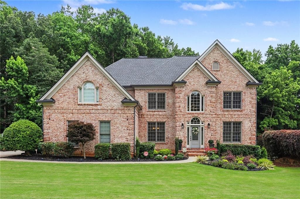 6 bedroom, 5 bathroom, 4,791 sq ft single family residence under contract at 4041 Hickory Fairway Drive, Woodstock, GA 30188