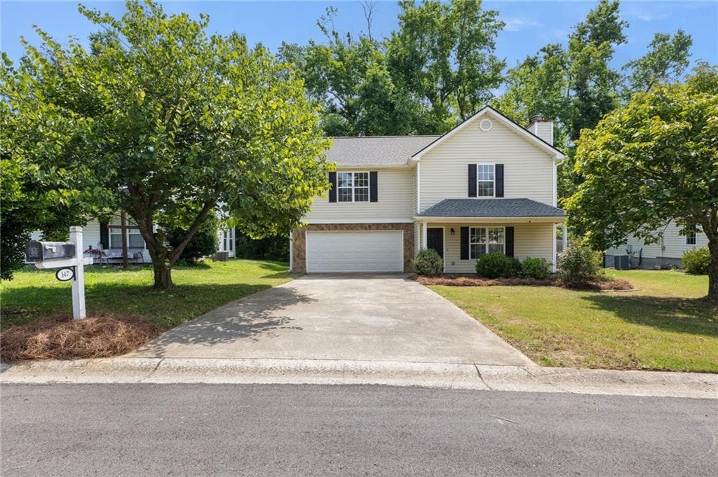 3 bedroom, 2 bathroom, 1,800 sq ft single family residence under contract at 147 Richmond Drive, Dawsonville, GA 30534
