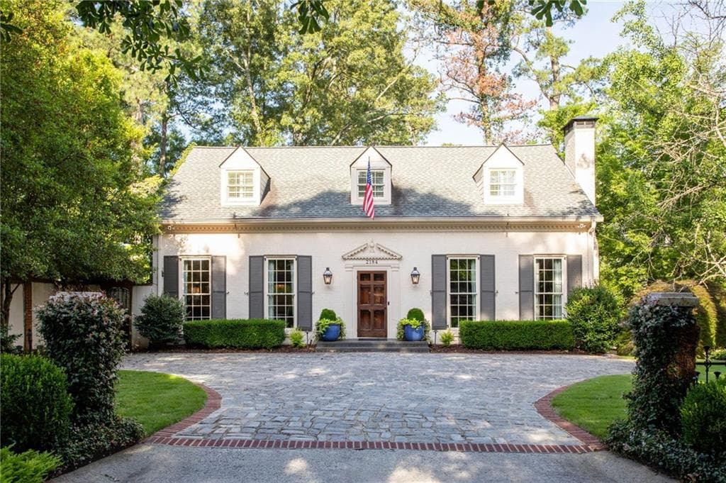 3 bedroom, 4 bathroom, 2,993 sq ft single family residence sold at 2184 Radcliffe Drive, Atlanta, GA 30318