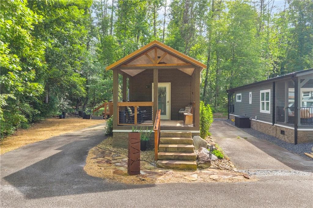 1 bedroom, 1 bathroom, 532 sq ft single family residence for sale at 4960 Laurel Lodge LOT 48 Road, Clarkesville, GA 30523