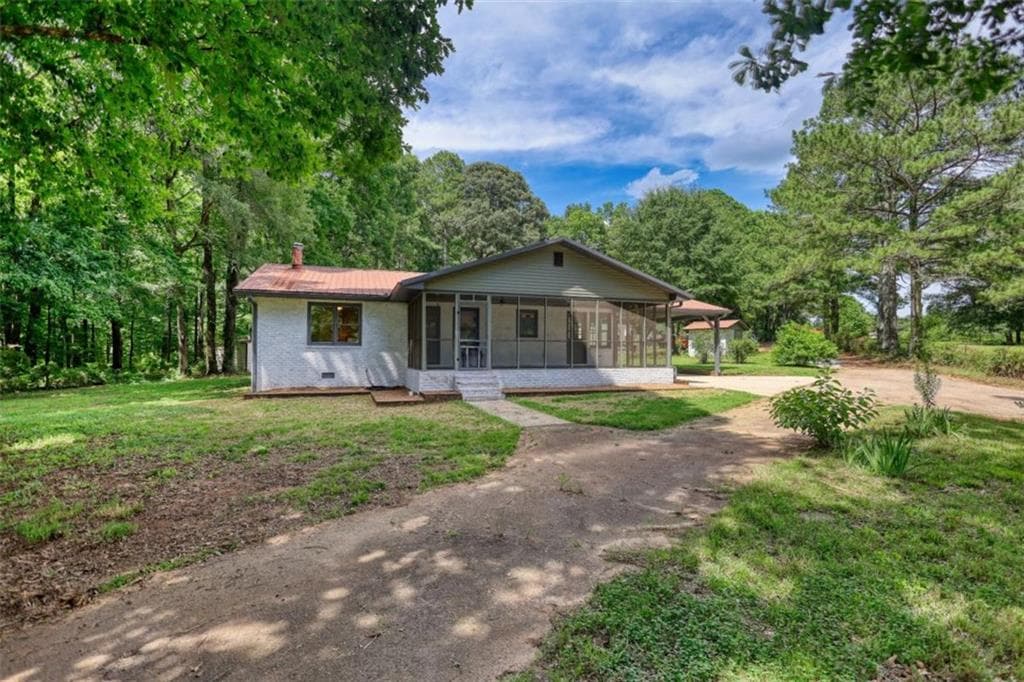 2 bedroom, 2 bathroom, 1,408 sq ft single family residence for sale at 2217 Meadows Road, Newborn, GA 30056