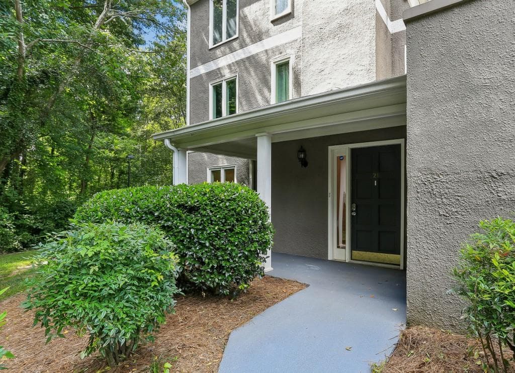 3 bedroom, 2 bathroom, 1,550 sq ft condominium under contract at 21 Brittany Way, Atlanta, GA 30324