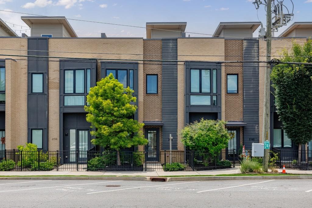 3 bedroom, 4 bathroom, 2,349 sq ft townhouse sold at 2158 Bristol Cove, Atlanta, GA 30341