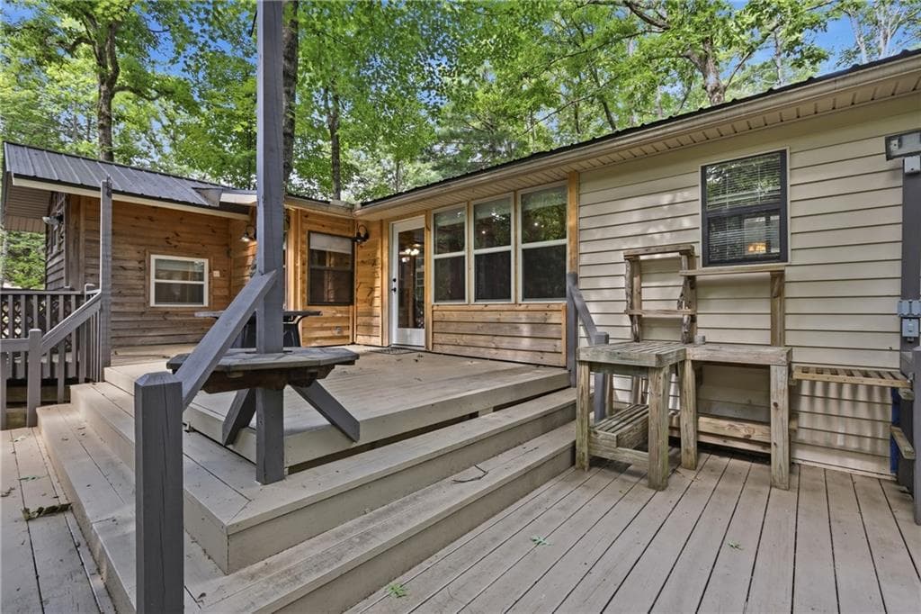 2 bedroom, 2 bathroom, 707 sq ft single family residence for sale at 129 Nob Hill Ridge, Cleveland, GA 30528
