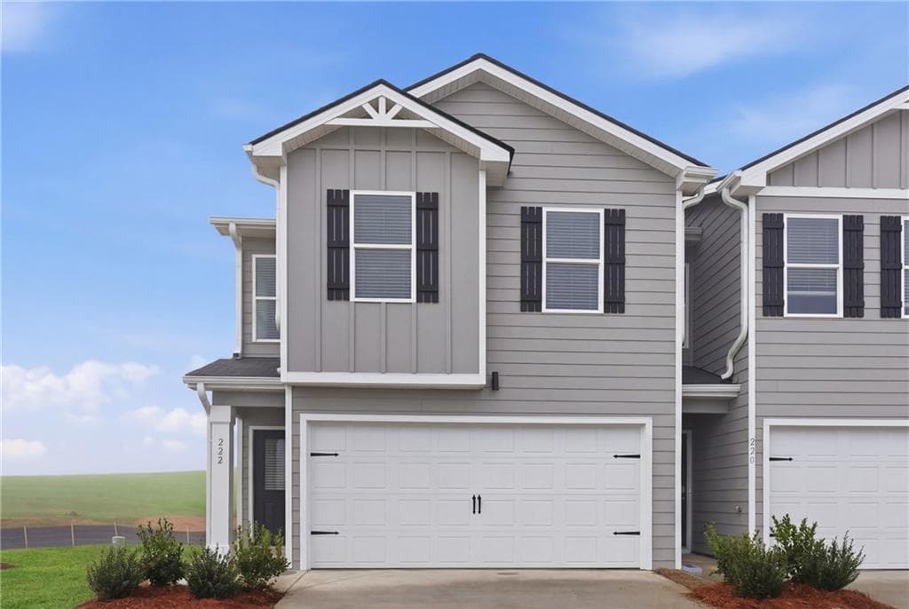 3 bedroom, 3 bathroom, 1,579 sq ft townhouse under contract at 206 Norchester Avenue, Hogansville, GA 30230