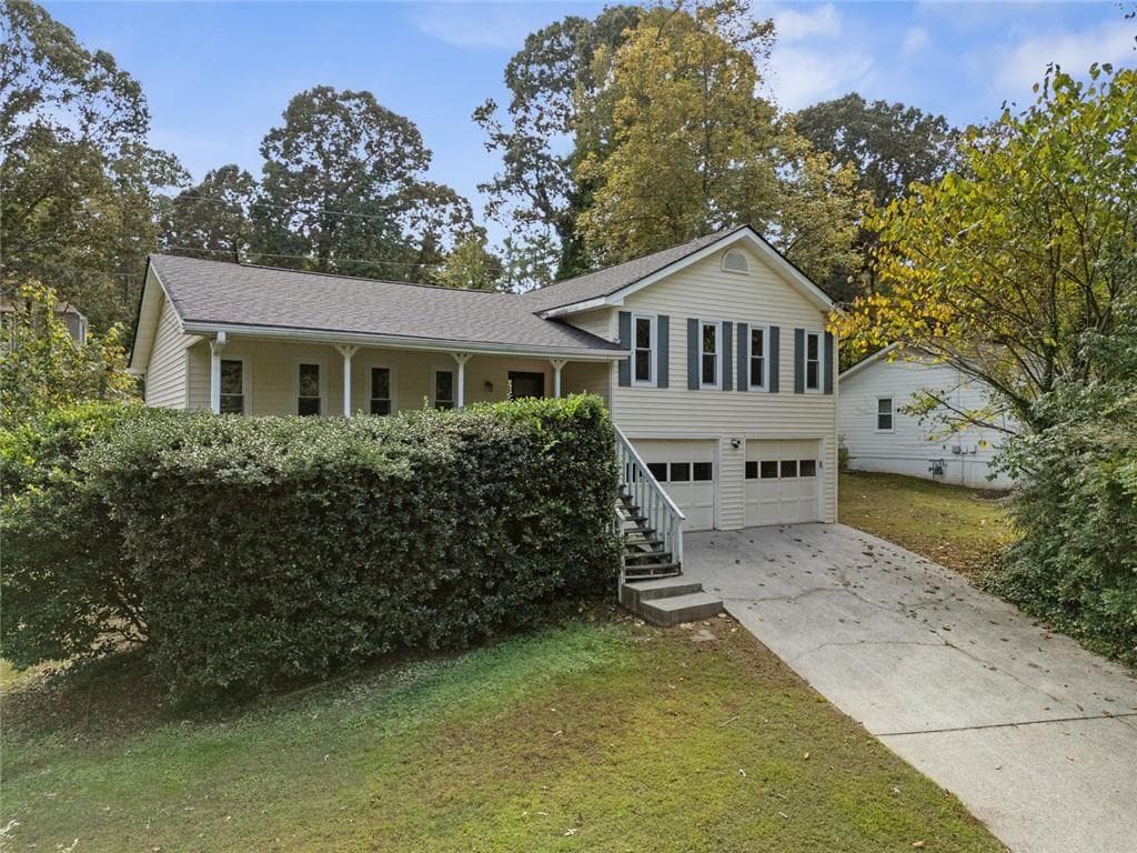 3 bedroom, 2 bathroom, 2,181 sq ft single family residence sold at 2612 Marcia Drive, Lawrenceville, GA 30044