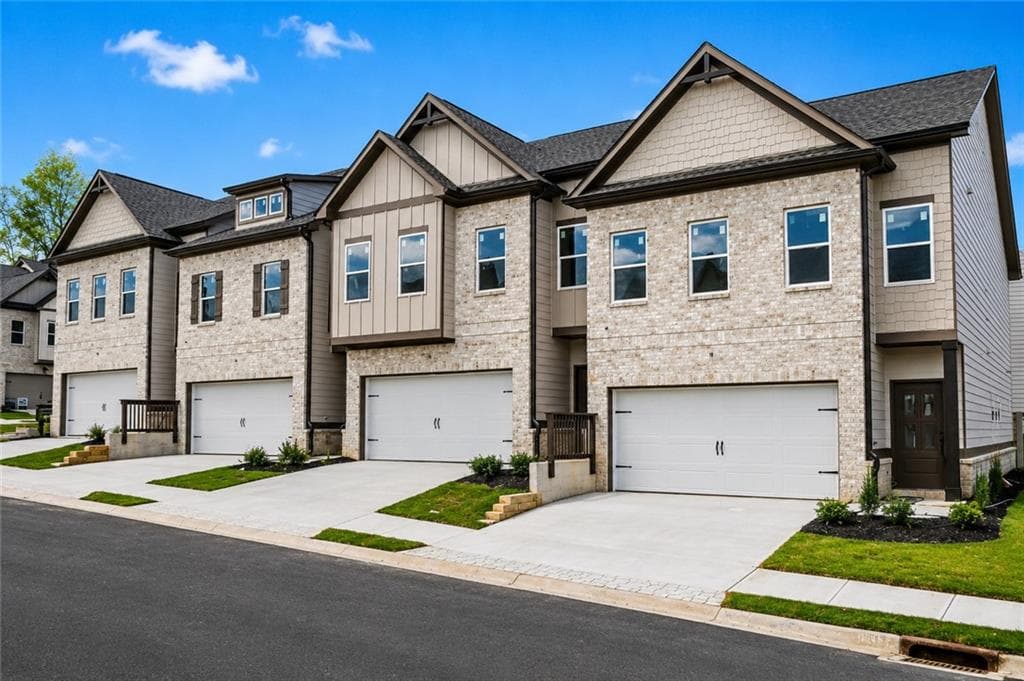 4 bedroom, 3 bathroom, 2,351 sq ft townhouse sold at 4303 Fern River Bend 21, Norcross, GA 30093