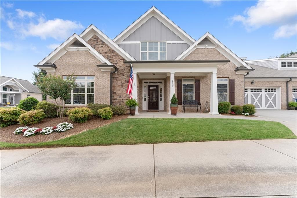 3 bedroom, 3 bathroom, 2,063 sq ft condominium sold at 2754 Middlecreek Way, Cumming, GA 30041