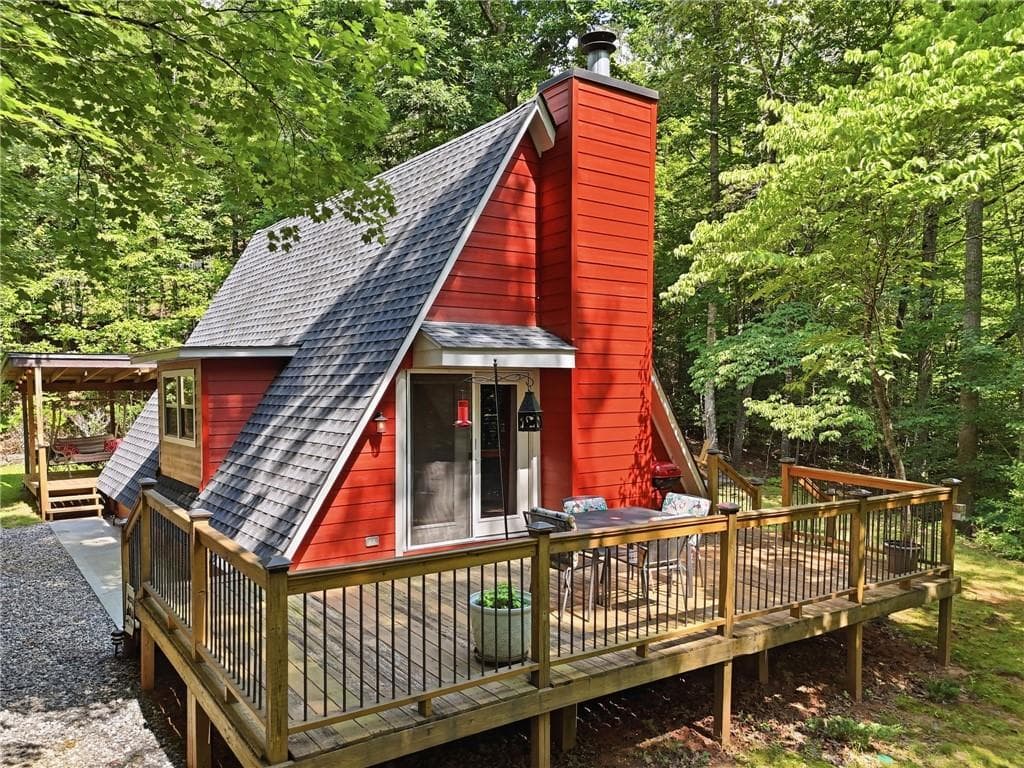 2 bedroom, 1 bathroom, 1,284 sq ft single family residence sold at 27 Two Cedars Road, Morganton, GA 30560