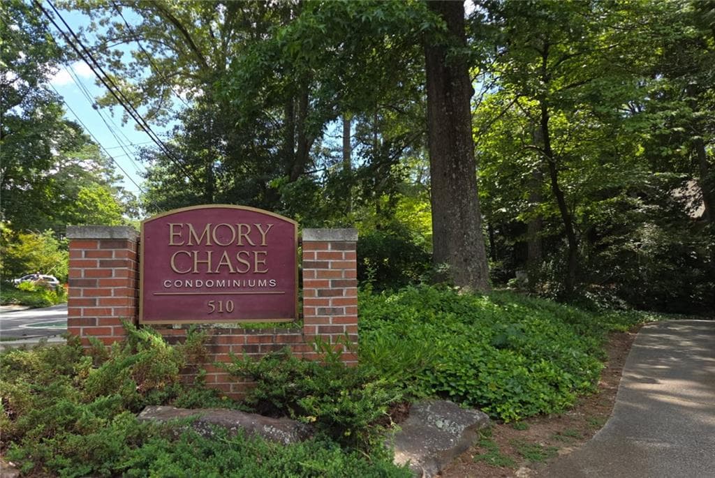 2 bedroom, 1 bathroom, 923 sq ft condominium sold at 510 Coventry Road 5D, Decatur, GA 30030
