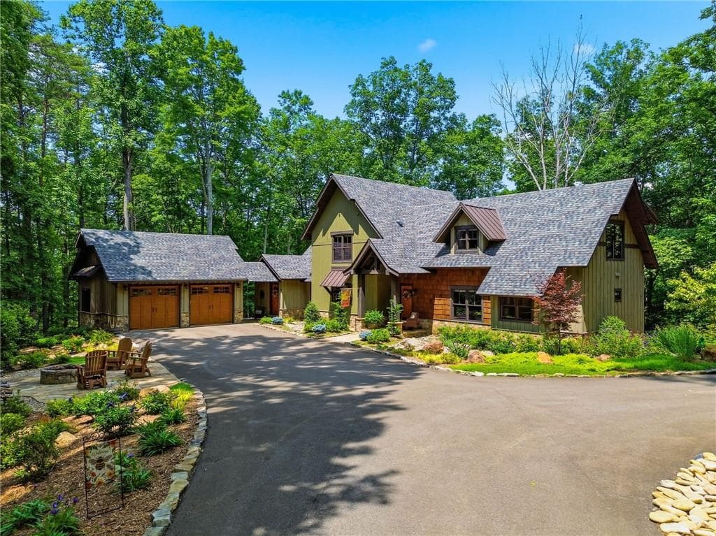 5 bedroom, 5 bathroom, 4,224 sq ft single family residence under contract at 427 Greystone Trace, Ellijay, GA 30536