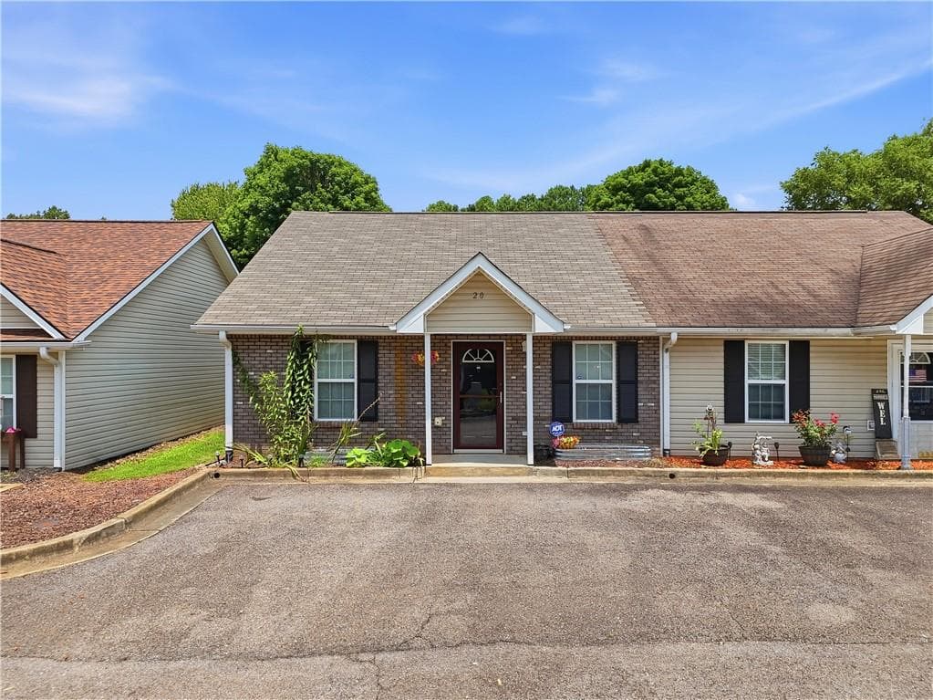 3 bedroom, 2 bathroom, 1,092 sq ft townhouse sold at 30 Brittany Court 20, Jasper, GA 30143