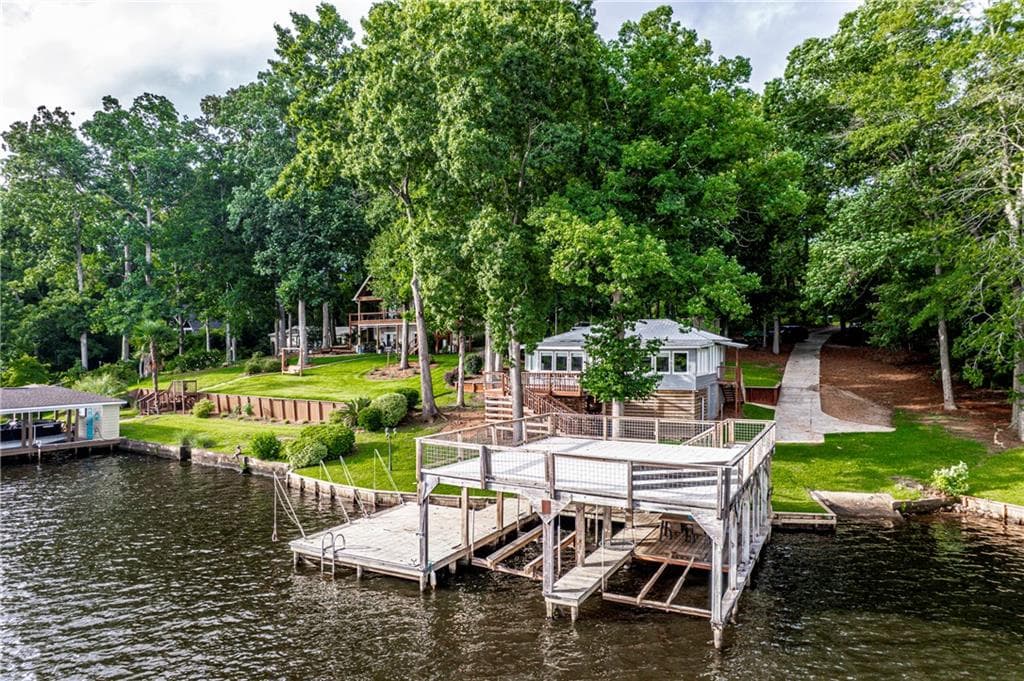 2 bedroom, 1 bathroom single family residence sold at 281 Thomas Drive, Eatonton, GA 31024