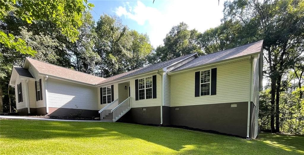 5 bedroom, 4 bathroom, 3,063 sq ft single family residence for sale at 197 Blacks Mill Court, Dawsonville, GA 30534