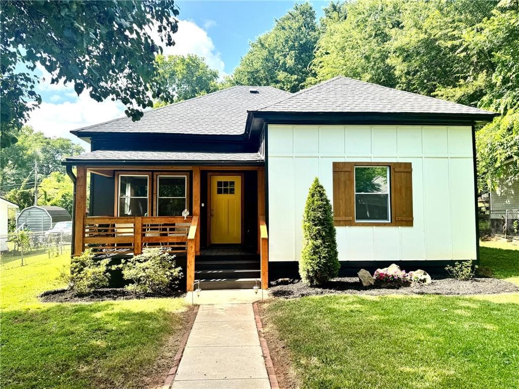 3 bedroom, 1 bathroom, 1,128 sq ft single family residence sold at 16 Allweather Street, Cartersville, GA 30120