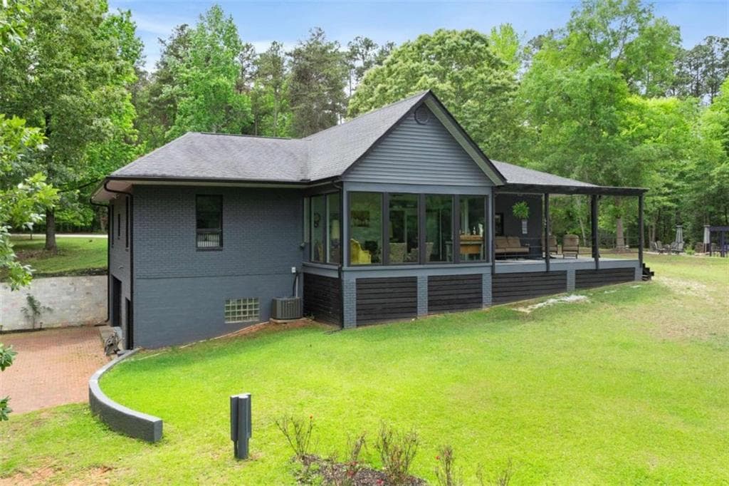 3 bedroom, 3 bathroom, 2,575 sq ft single family residence for sale at 83 Sugar Cane Drive, Hartwell, GA 30643