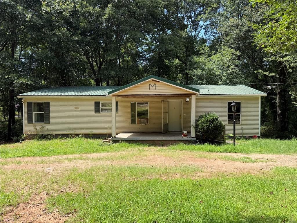 3 bedroom, 2 bathroom, 1,248 sq ft single family residence sold at 1633 Butterfly Lane, Statham, GA 30666