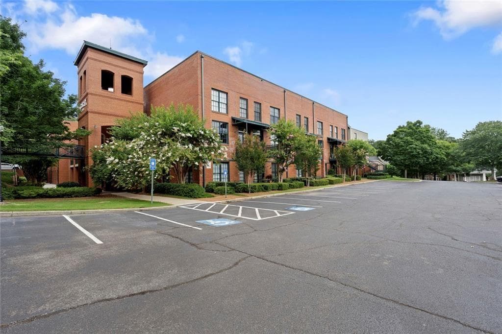 1607 Liberty Lane, Roswell, GA 30075 — most recent listing photo