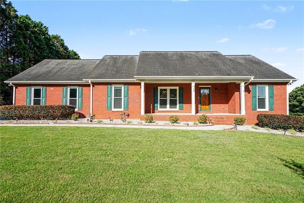 4 bedroom, 5 bathroom, 3,350 sq ft single family residence sold at 2822 Green Road, Loganville, GA 30052
