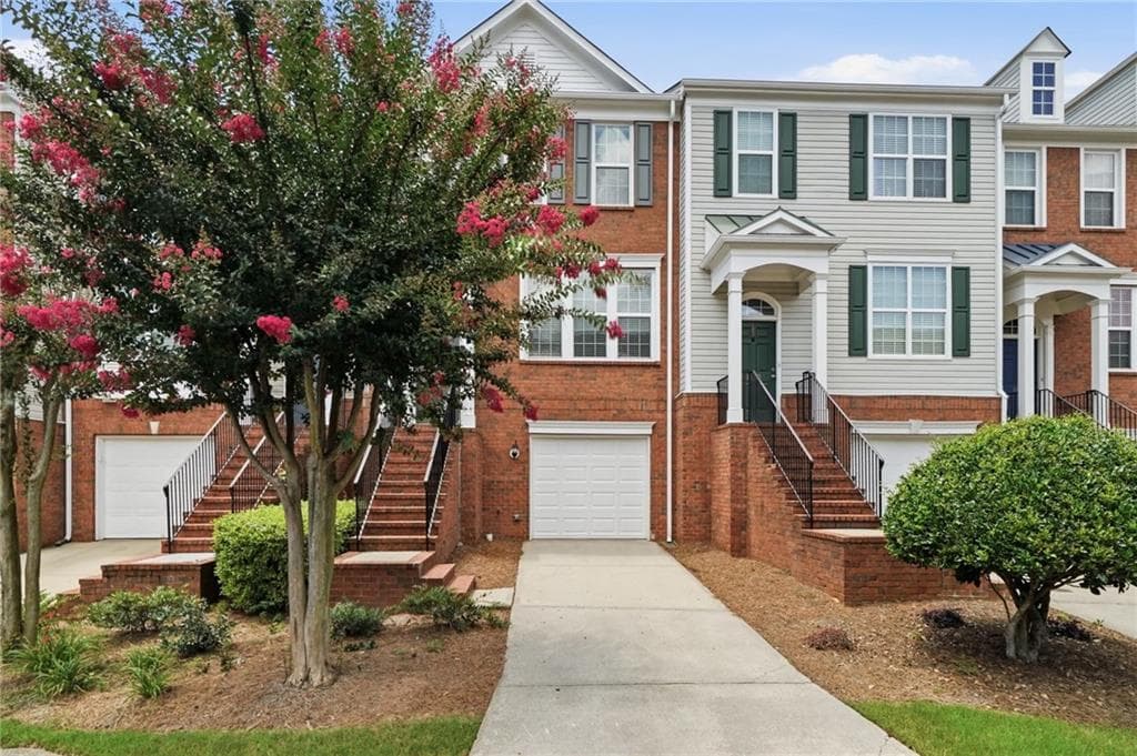 3 bedroom, 4 bathroom, 1,722 sq ft townhouse sold at 1317 Thornborough Drive, Alpharetta, GA 30004