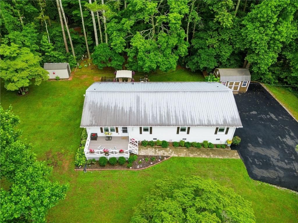 4 bedroom, 2 bathroom, 1,682 sq ft single family residence for sale at 129 Cline Valley Place, Canton, GA 30114
