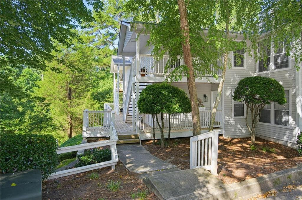 2 bedroom, 2 bathroom, 1,100 sq ft condominium sold at 1302 Gettysburg Place, Atlanta, GA 30350