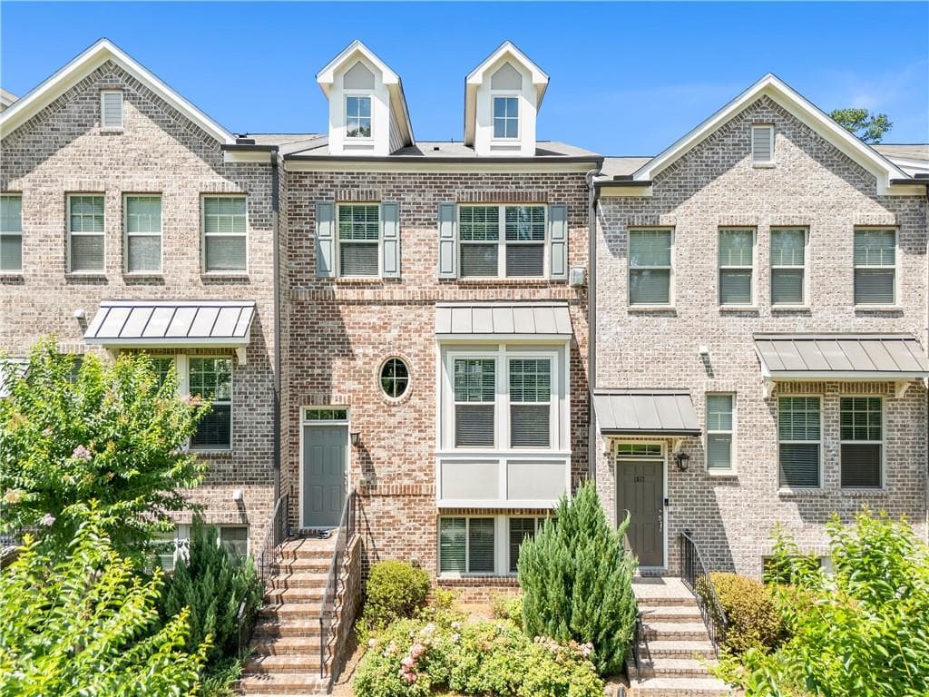 4 bedroom, 4 bathroom, 1,600 sq ft townhouse for sale at 1815 Hislop Lane, Atlanta, GA 30345